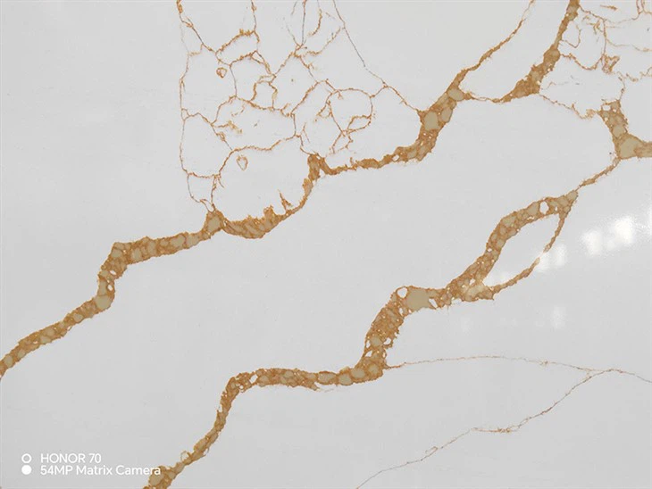 Gold Calacatta Quartz 03